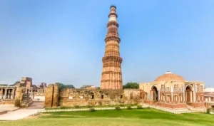 कुतुब मीनार परिसर में मालिकाना हक की मांग